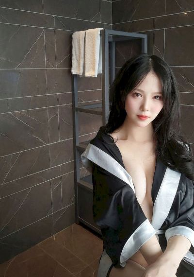 我和邻居夫妇玩3p